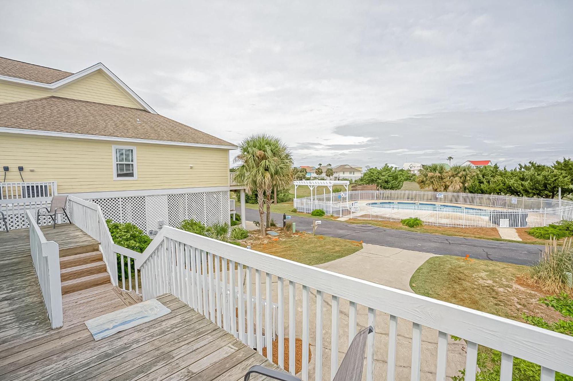 Four-Bedroom House With Great View! Pool Across The Street! Hunting Island Pass! Harbor Island Exterior photo