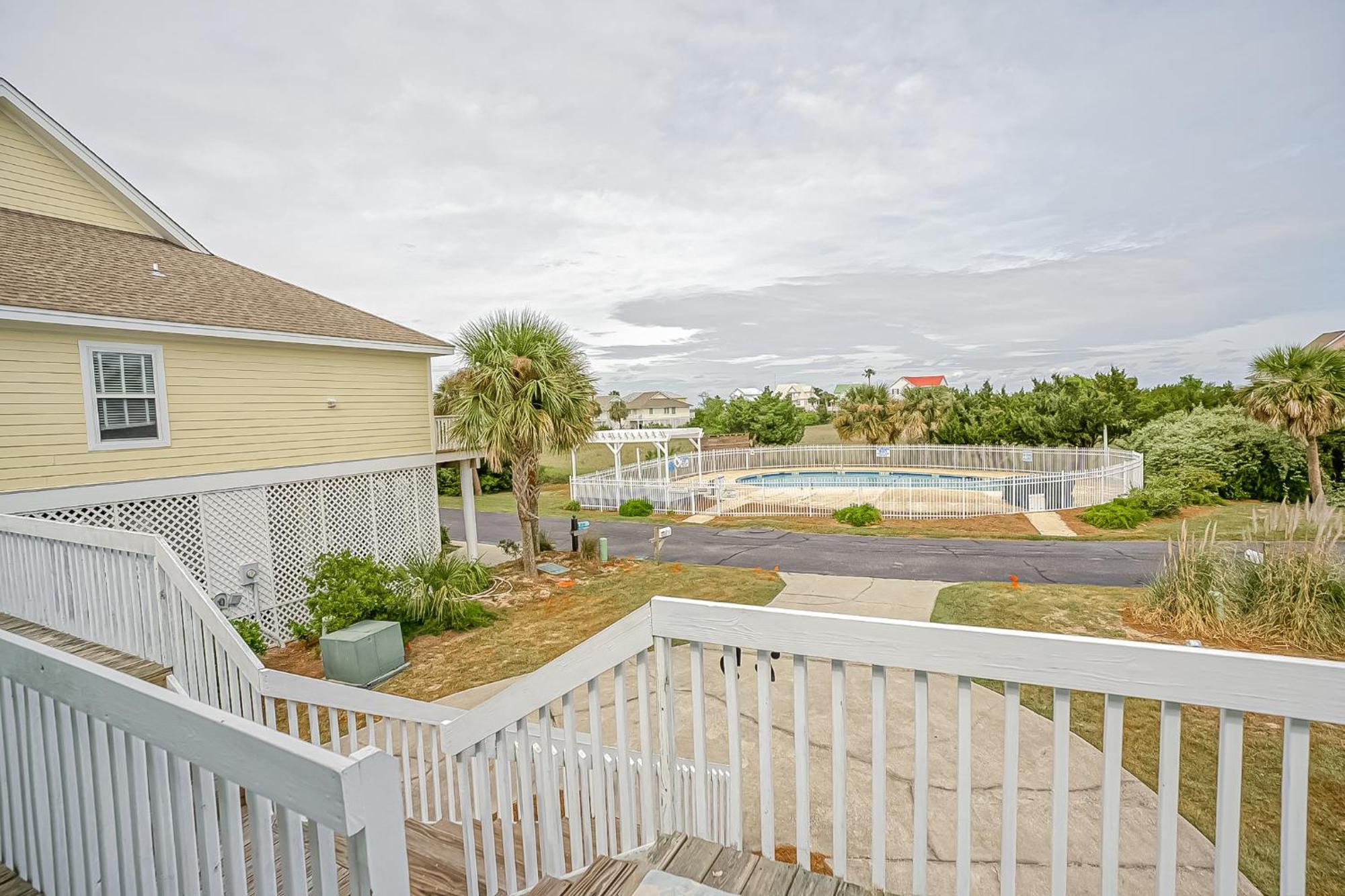 Four-Bedroom House With Great View! Pool Across The Street! Hunting Island Pass! Harbor Island Exterior photo